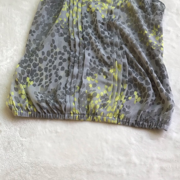 Sheer Banana Republic top size XS - Picture 3 of 3